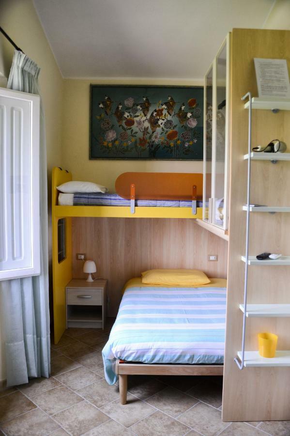 Bed and Breakfast Los Flamingos La Maddalena  Екстер'єр фото
